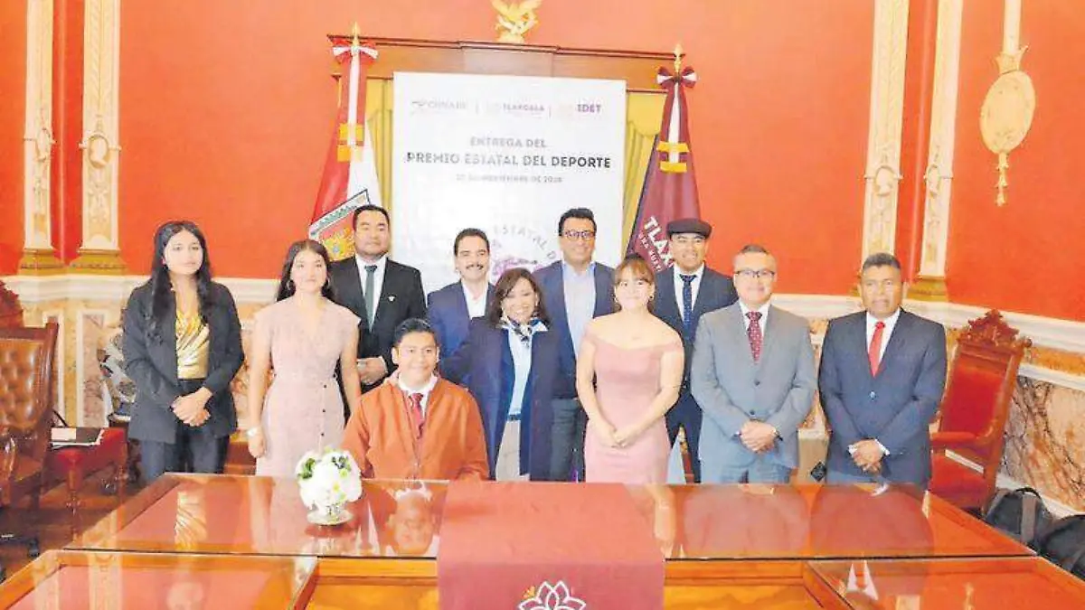 Fueron reconocidos los mejores deportistas y entrenadora de Tlaxcala, en una ceremonia celebrada en Palacio de Gobierno CORTESÍA Idet